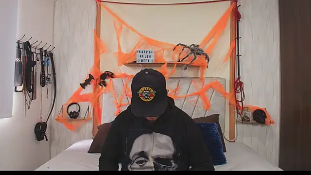 Liana Asaff online show from 10-13-25, 06:08