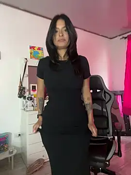 Snapshot of _elektrah chatting on 06-27-26, 10:48 elektrah online show from 06-27-26, 10:48