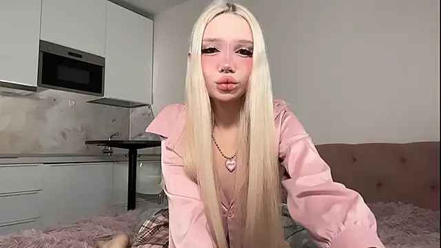 Snapshot of diaqua chatting on 11-13-25, 12:42 diaqua online show from 11-13-25, 12:42