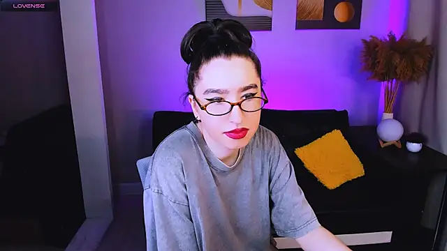 Snapshot of Lily_xBabe chatting on 06-26-26, 02:21 Lily xBabe online show from 06-26-26, 02:21