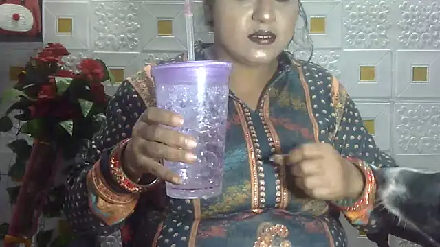 Snapshot of Sexy_komolika chatting on 03-03-25, 04:56 Sexy komolika online show from 03-03-25, 04:56