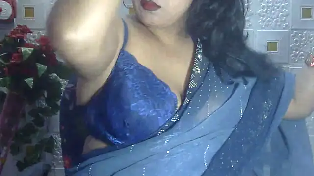 Snapshot of Sexy_komolika chatting on 03-06-25, 03:35 Sexy komolika online show from 03-06-25, 03:35