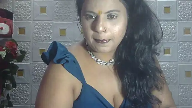 Snapshot of Sexy_komolika chatting on 03-10-25, 05:07 Sexy komolika online show from 03-10-25, 05:07