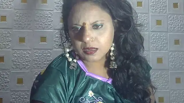 Snapshot of Sexy_komolika chatting on 03-18-25, 05:21 Sexy komolika online show from 03-18-25, 05:21