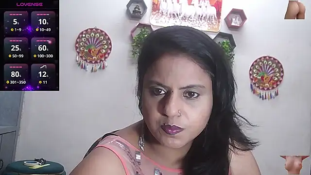 Snapshot of Sexy_komolika chatting on 09-25-25, 01:04 Sexy komolika online show from 09-25-25, 01:04