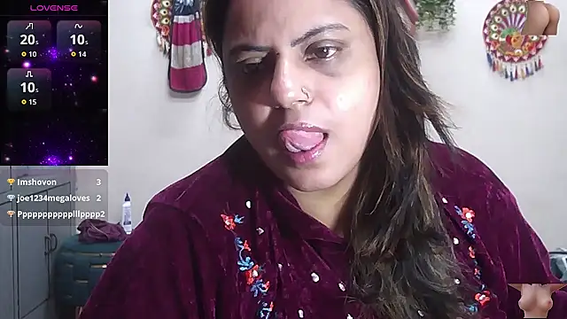 Snapshot of Sexy_komolika chatting on 10-04-25, 03:04 Sexy komolika online show from 10-04-25, 03:04