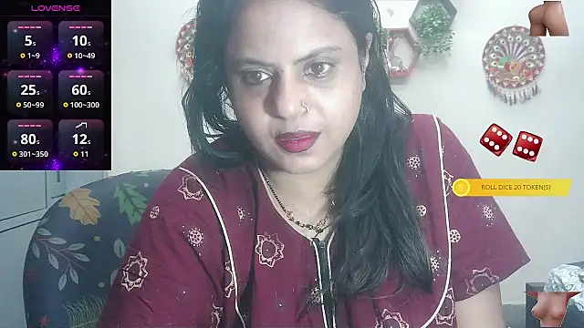 Snapshot of Sexy_komolika chatting on 10-24-25, 01:46 Sexy komolika online show from 10-24-25, 01:46