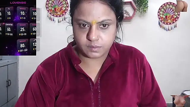 Snapshot of Sexy_komolika chatting on 12-17-25, 03:07 Sexy komolika online show from 12-17-25, 03:07