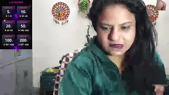 Snapshot of Sexy_komolika chatting on 01-07-26, 03:42 Sexy komolika online show from 01-07-26, 03:42