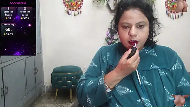 Snapshot of Sexy_komolika chatting on 01-13-26, 02:06 Sexy komolika online show from 01-13-26, 02:06