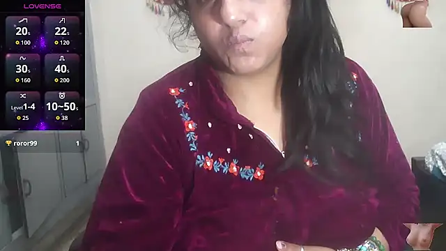 Snapshot of Sexy_komolika chatting on 02-26-26, 01:04 Sexy komolika online show from 02-26-26, 01:04