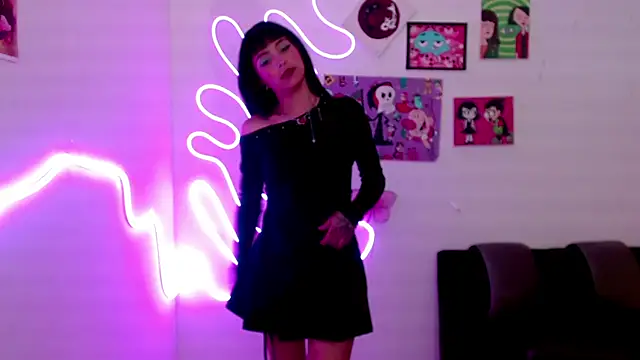 Snapshot of Kind_Scarlett chatting on 02-04-25, 01:02 Kind Scarlett online show from 02-04-25, 01:02