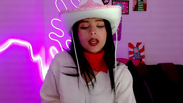 Snapshot of Kind_Scarlett chatting on 02-10-25, 08:31 Kind Scarlett online show from 02-10-25, 08:31