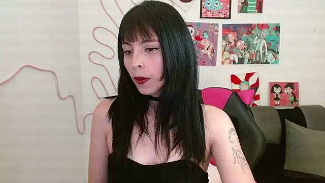 Snapshot of Kind_Scarlett chatting on 03-07-25, 04:00 Kind Scarlett online show from 03-07-25, 04:00