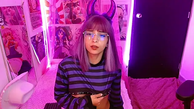 Snapshot of Kind_Scarlett chatting on 10-02-25, 11:12 Kind Scarlett online show from 10-02-25, 11:12