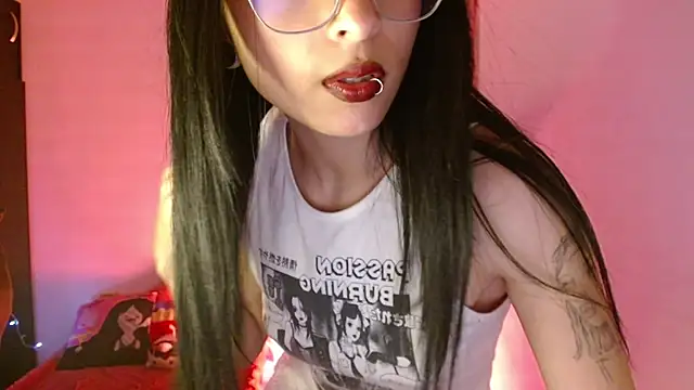 Snapshot of Kind_Scarlett chatting on 04-26-26, 03:48 Kind Scarlett online show from 04-26-26, 03:48