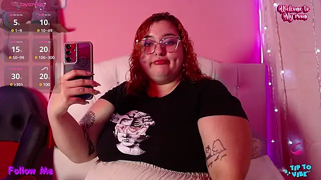 Snapshot of HECATE_23 chatting on 03-11-25, 01:12 HECATE 23 online show from 03-11-25, 01:12