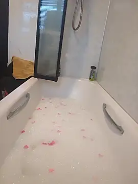 Snapshot of KinkyLittleWitch chatting on 02-13-26, 04:58 KinkyLittleWitch online show from 02-13-26, 04:58