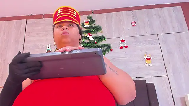 Snapshot of Lynn_Jones chatting on 12-28-24, 09:19 Lynn Jones online show from 12-28-24, 09:19