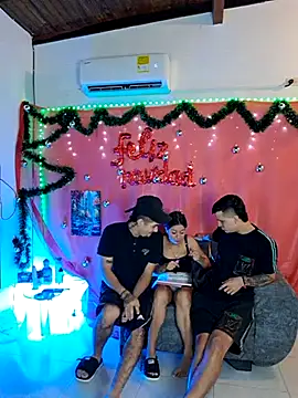 royalgirls x online show from 12-21-25, 11:01