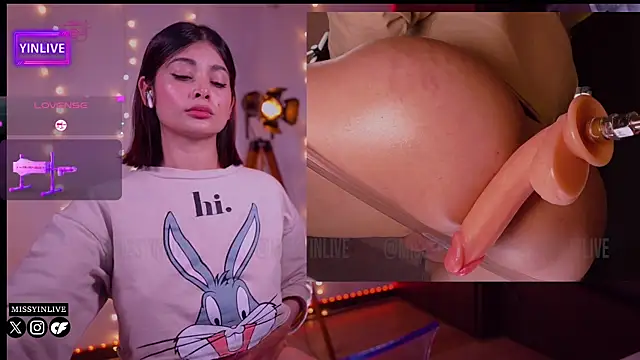 Snapshot of Yinlive chatting on 12-11-24, 01:26 Yinlive online show from 12-11-24, 01:26