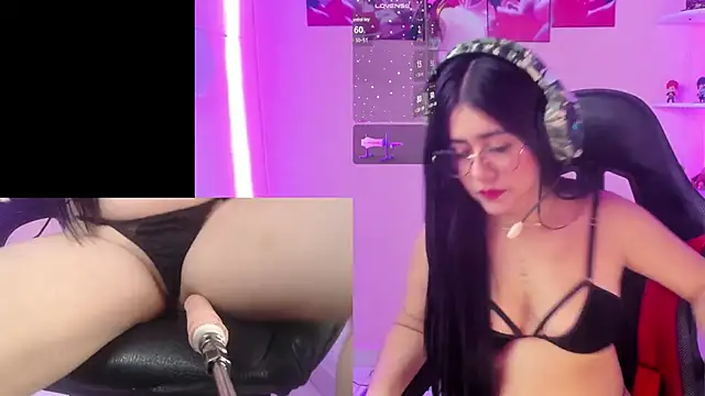 Snapshot of DanielaHang chatting on 01-06-25, 01:52 DanielaHang online show from 01-06-25, 01:52