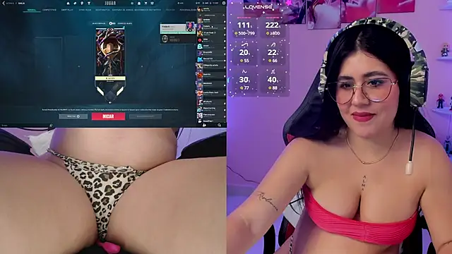 Snapshot of DanielaHang chatting on 01-14-25, 04:40 DanielaHang online show from 01-14-25, 04:40