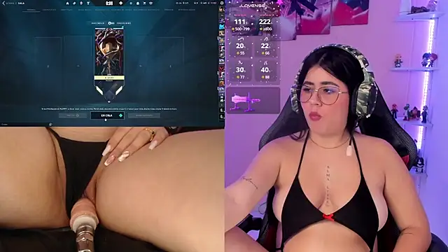 Snapshot of DanielaHang chatting on 01-15-25, 04:11 DanielaHang online show from 01-15-25, 04:11