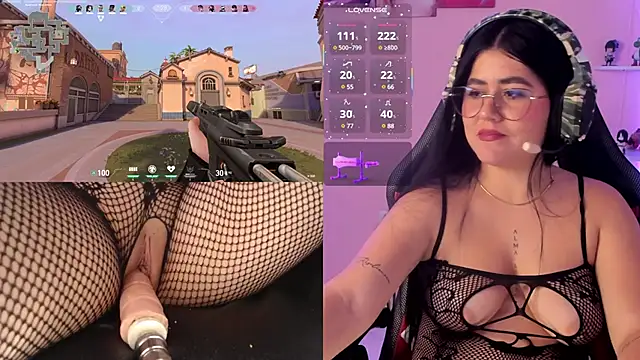 Snapshot of DanielaHang chatting on 01-29-25, 04:08 DanielaHang online show from 01-29-25, 04:08