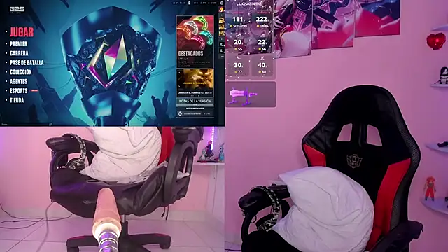 Snapshot of DanielaHang chatting on 02-21-25, 01:44 DanielaHang online show from 02-21-25, 01:44