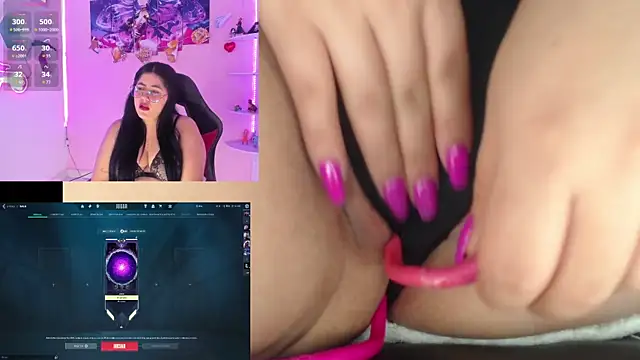 Snapshot of DanielaHang chatting on 10-24-25, 01:29 DanielaHang online show from 10-24-25, 01:29