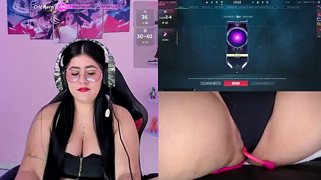 Snapshot of DanielaHang chatting on 11-17-25, 01:28 DanielaHang online show from 11-17-25, 01:28