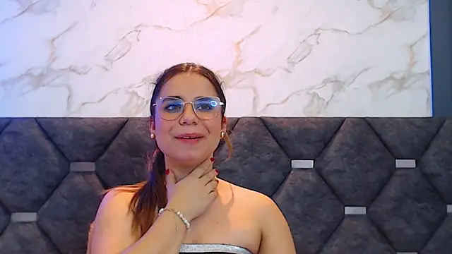 ThaniaJones online show from 03-12-25, 06:22