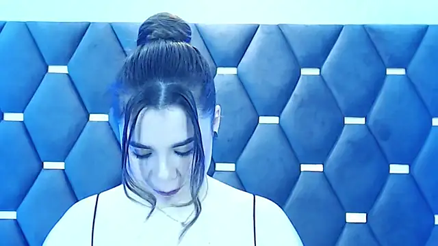 ThaniaJones online show from 10-08-25, 12:03