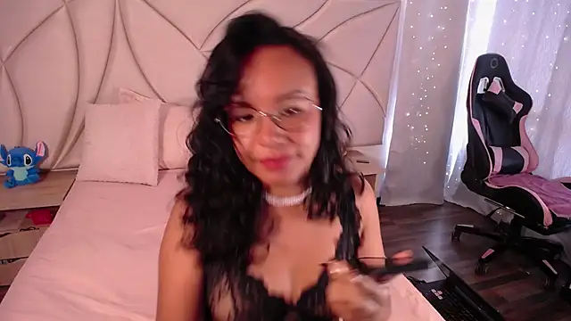 ValleryC online show from 10-06-25, 03:09