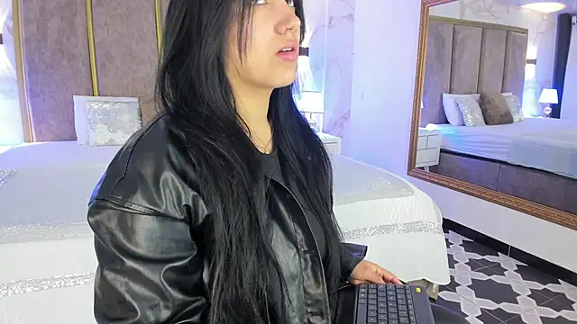 PaulinaDuarte online show from 10-26-25, 10:10