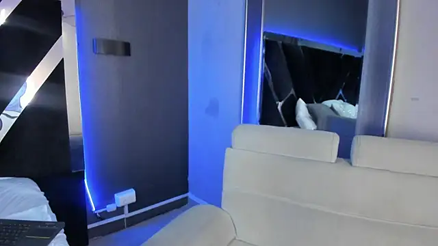 PaulinaDuarte online show from 07-11-26, 11:57