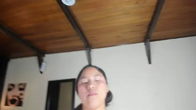 Snapshot of EmiliWilliams chatting on 10-11-25, 12:10 EmiliWilliams online show from 10-11-25, 12:10