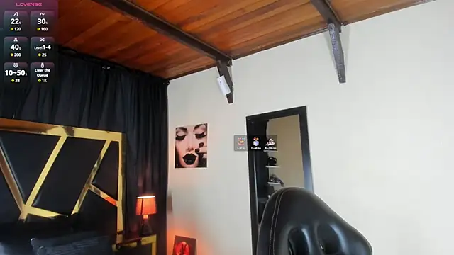 Snapshot of EmiliWilliams chatting on 11-12-25, 10:52 EmiliWilliams online show from 11-12-25, 10:52