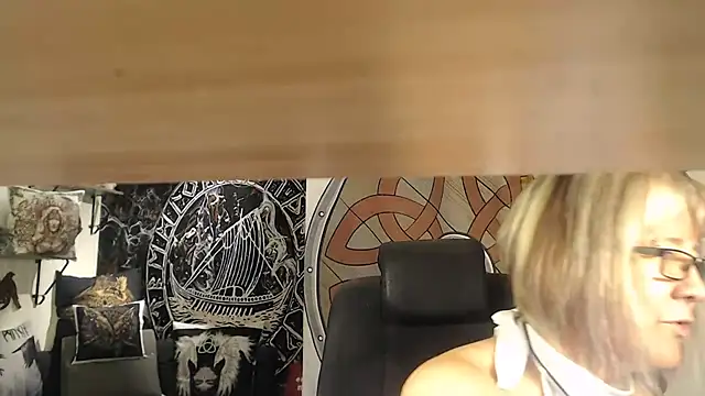 Snapshot of TittenMichelle chatting on 07-06-26, 04:42 TittenMichelle online show from 07-06-26, 04:42
