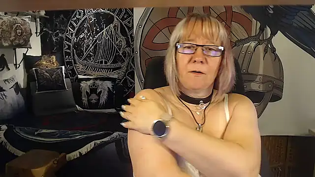 Snapshot of TittenMichelle chatting on 07-07-26, 06:16 TittenMichelle online show from 07-07-26, 06:16