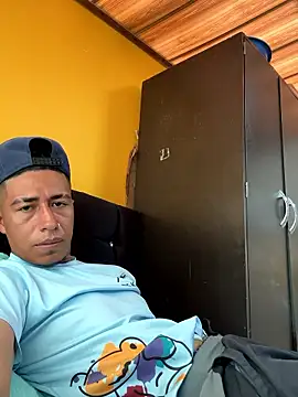 Snapshot of zpmiguel chatting on 01-08-26, 07:27 zpmiguel online show from 01-08-26, 07:27
