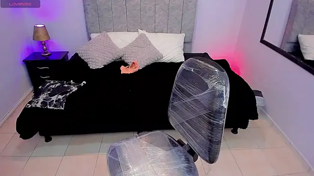 Lana stone  online show from 03-09-25, 03:22