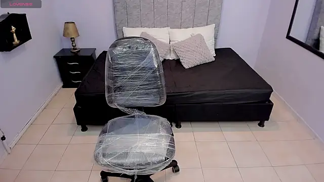 Lana stone  online show from 03-11-25, 10:51