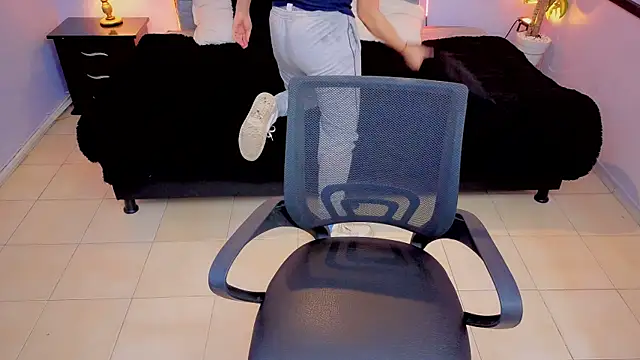 Lana stone  online show from 10-30-25, 03:30