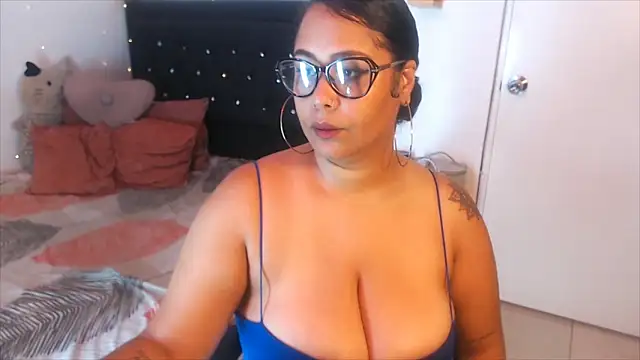 Snapshot of ebony_Exotica chatting on 12-10-24, 08:05 ebony Exotica online show from 12-10-24, 08:05