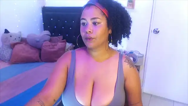 Snapshot of ebony_Exotica chatting on 12-22-24, 03:33 ebony Exotica online show from 12-22-24, 03:33