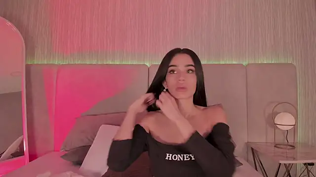 Snapshot of MALENA-ANGEL chatting on 10-24-25, 08:16 MALENA-ANGEL online show from 10-24-25, 08:16