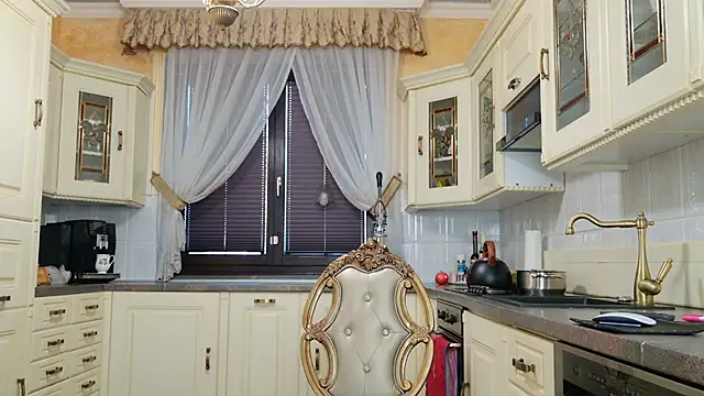 Snapshot of TUNDEROSE1 chatting on 02-19-25, 09:17 TUNDEROSE1 online show from 02-19-25, 09:17