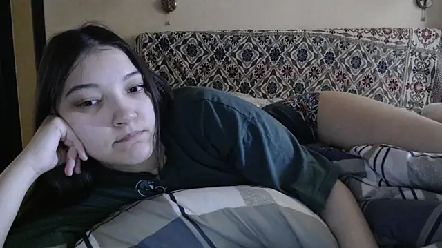 AlisaDevis online show from 12-31-24, 12:04